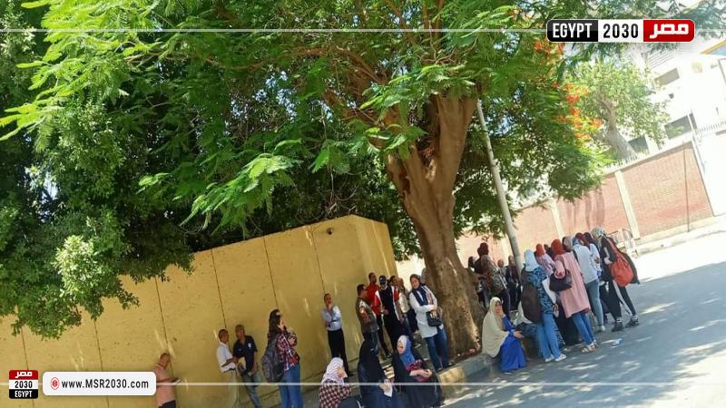 أولياء الأمور بعد دخول ذويهم اللجان