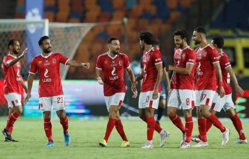 لغز كبير وراء الإطاحة بنجم الأهلي خارج الفريق في الموسم الجديد