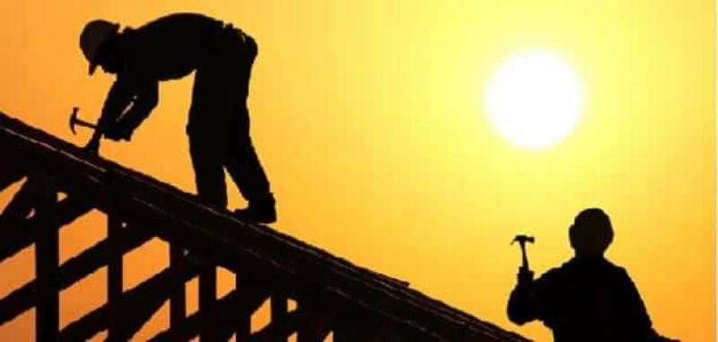 ما جزاء من يخرجون للعمل في الحر الشديد؟.. ”الأزهر” يُجيب