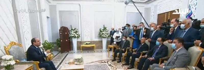 السيسي عن الجماعة الإرهابية: «قعدوا سنة ونصف خلصوا على مقومات الدولة» - فيديو