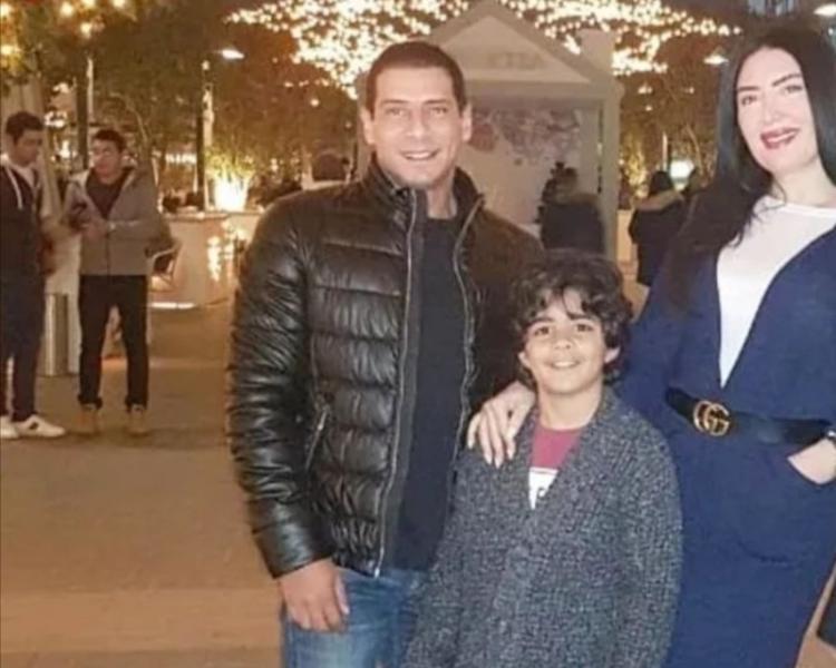 عبير صبري وشقيقها 
