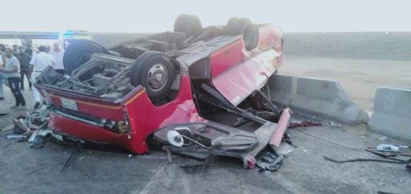 مصرع وإصابة 19 شخصًا إثر حادث انقلاب مينى باص بطريق الإسماعيلية الصحراوي