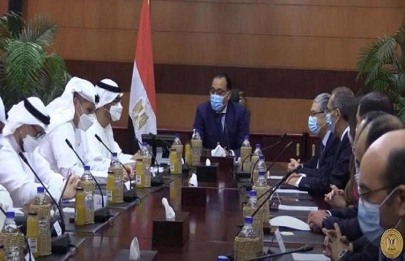 شاهد.. اجتماع رئيس الوزراء مع وزير الصناعة الإماراتى والوفد المرافق له «فيديو»
