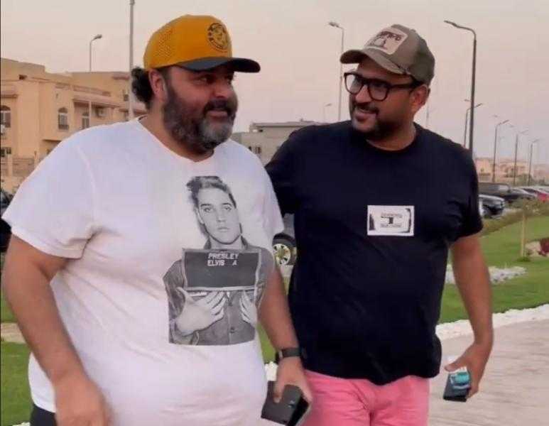 شاهد| احتفال أكرم حسني بعيد ميلاد شيكو