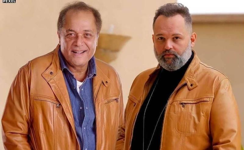 محمود عبد العزيز ونجله 