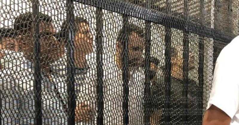 وصول قاتل «نيرة» فتاة المنصورة لحضور جلسة النطق بالحكم