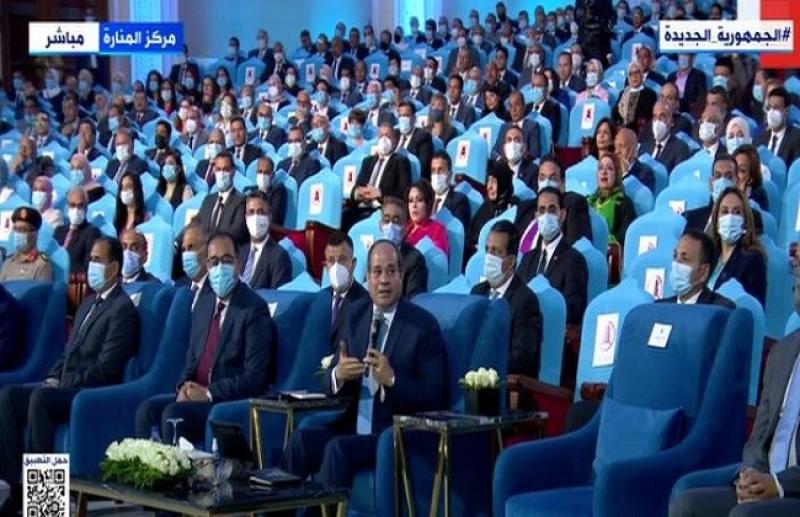 السيسى: «لو تواجد 100 ألف دارس عندهم مقومات هصرف عليهم 12 مليار جنيه»