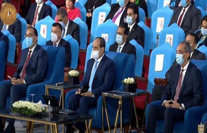بث مباشر.. السيسي يشهد فعاليات الجلسة الحوارية للشباب المشاركين في مبادرات وزارة الاتصالات