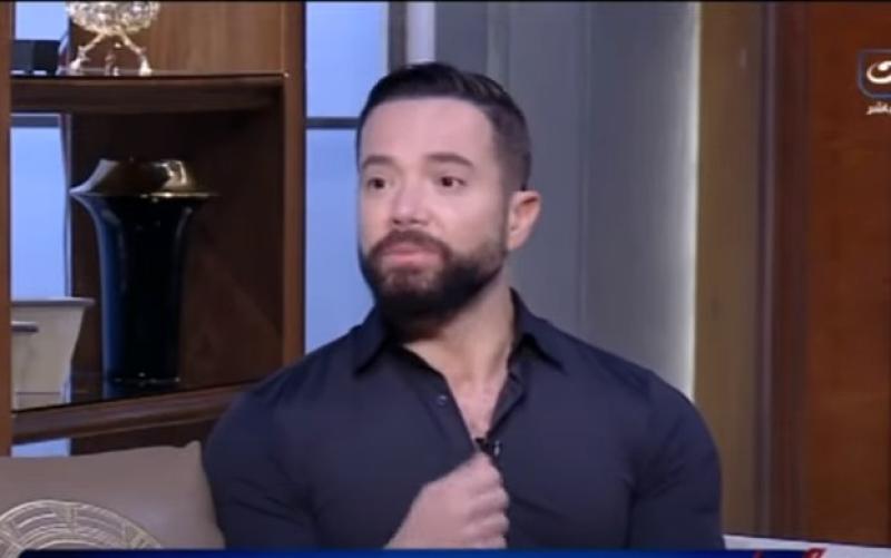 تامر شلتوت يكشف أغرب ما رآه عند نزوله المقابر.. «فيديو»