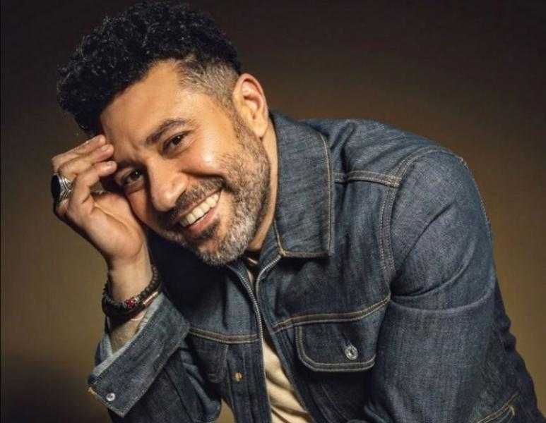 شاهد.. محمد عز يتألق في أحدث جلسة تصوير