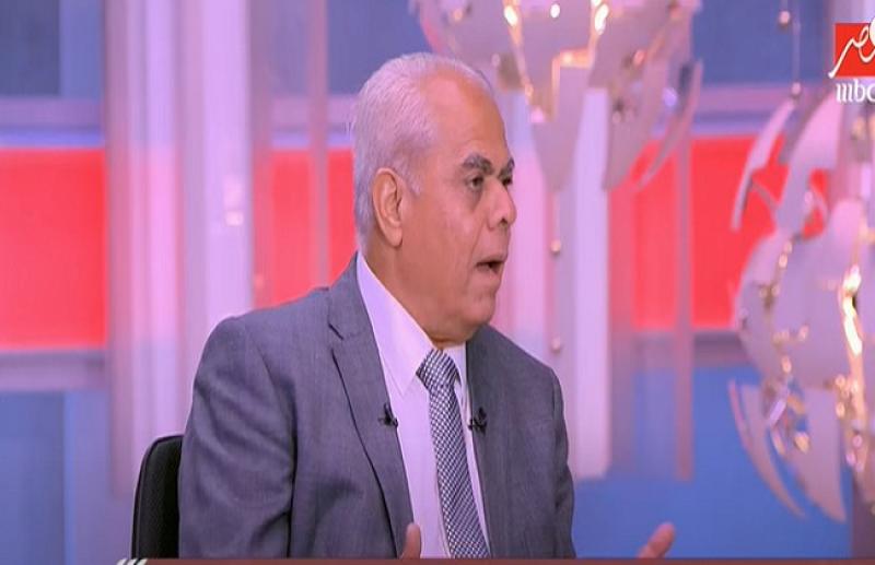 «مش لازم تقفل الورقة».. أستاذ مناهج يوجه رسالة لطلاب الثانوية «فيديو»