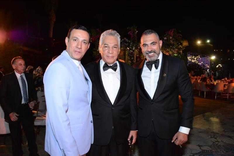 أحمد سعد يشعل حفل زفاف محمد وهدى الجابرى.. صور