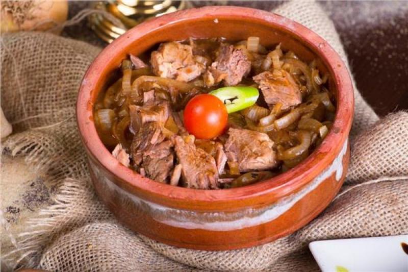 طاجن لحمة بالبصل
