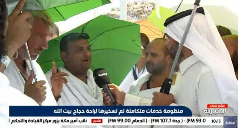 «شعرنا بروح الله».. رسالة مؤثرة من حاج يمني فوق جبل عرفات «فيديو»