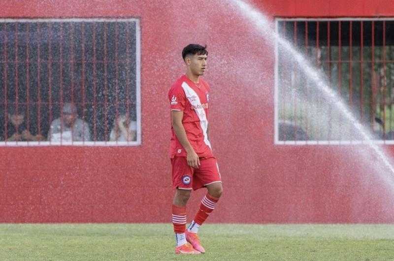 برشلونة يقترب من ضم موهبة أرجنتينية