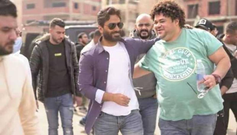 مدحت تيخا يوجه رسالة لـ تامر حسني