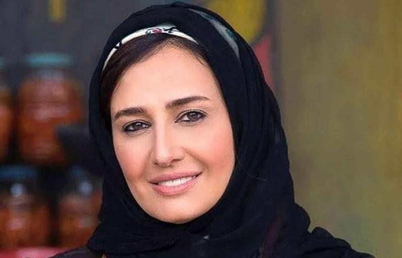 حلا شيحة تثير الجدل بعد ظهورها بدون حجاب