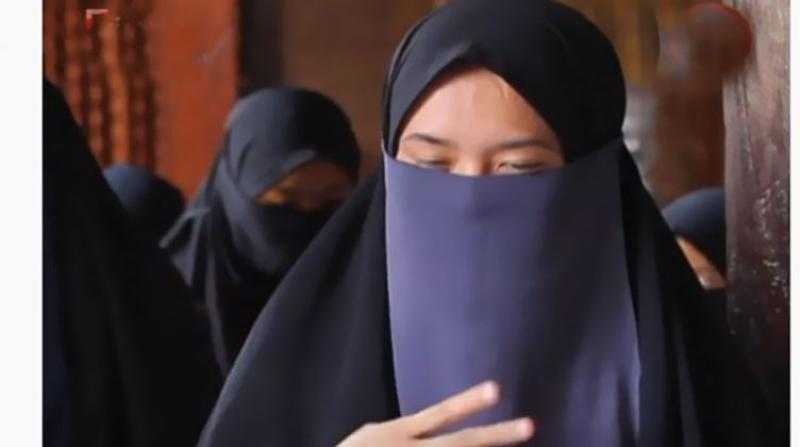 «قدرات معجزة».. شاهد| أجانب صُم وبكُم يحفظون القرآن بلغة الإشارة