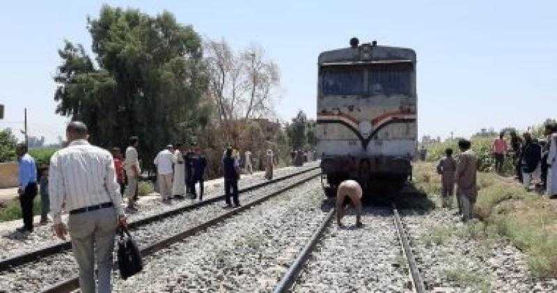 مصرع فتاة دهسًا أسفل عجلات قطار بالمحلة