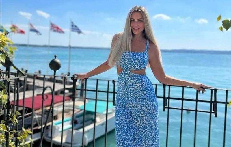 ريم مصطفى تشارك جمهورها بصور من عطلتها الصيفية