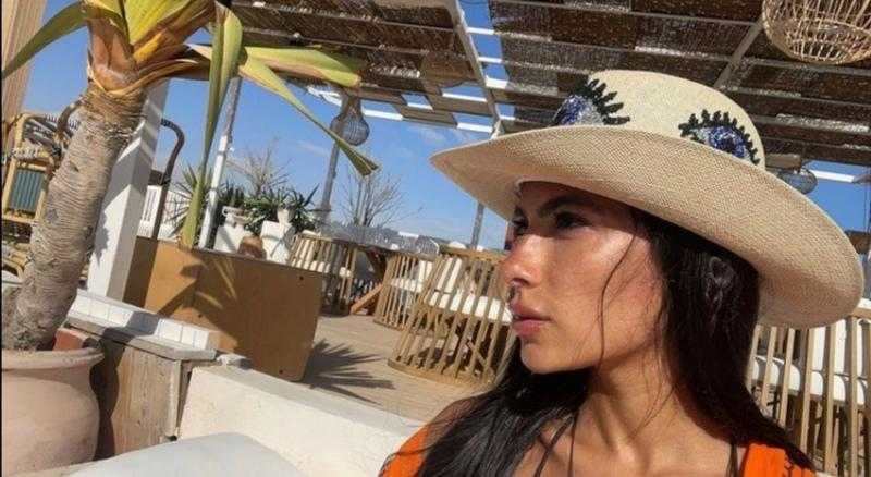 هدى المفتي تستمتع بعطلتها الصيفية على البحر| «صور»