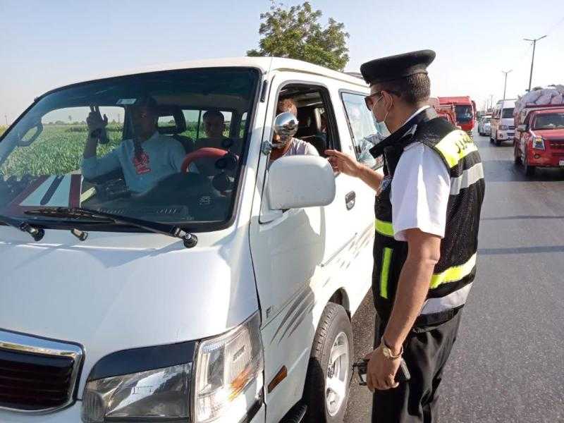 الداخلية تواصل حملات متابعة التزام السائقين بالتسعيرة
