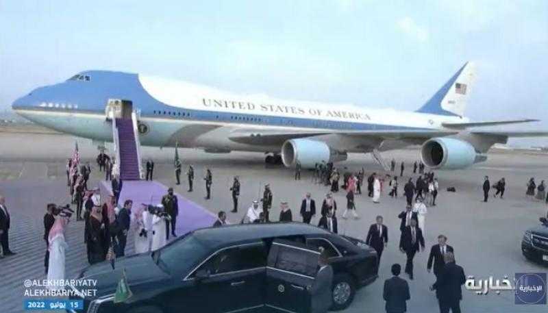 شاهد.. الرئيس الأمريكي يغادر الأراضي الفلسطينية متجها إلى السعودية