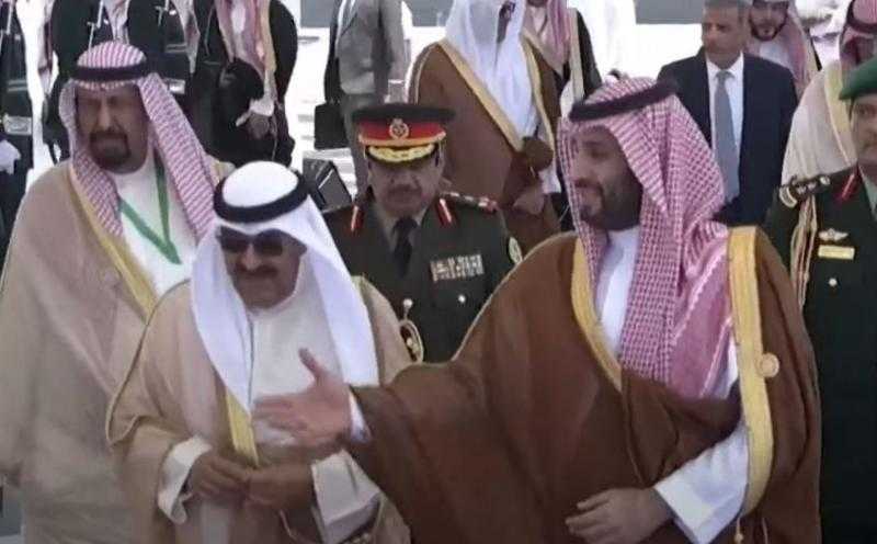 شاهد.. ولي العهد السعودي يستقبل نظيره الكويتي للمشاركة بقمة جدة