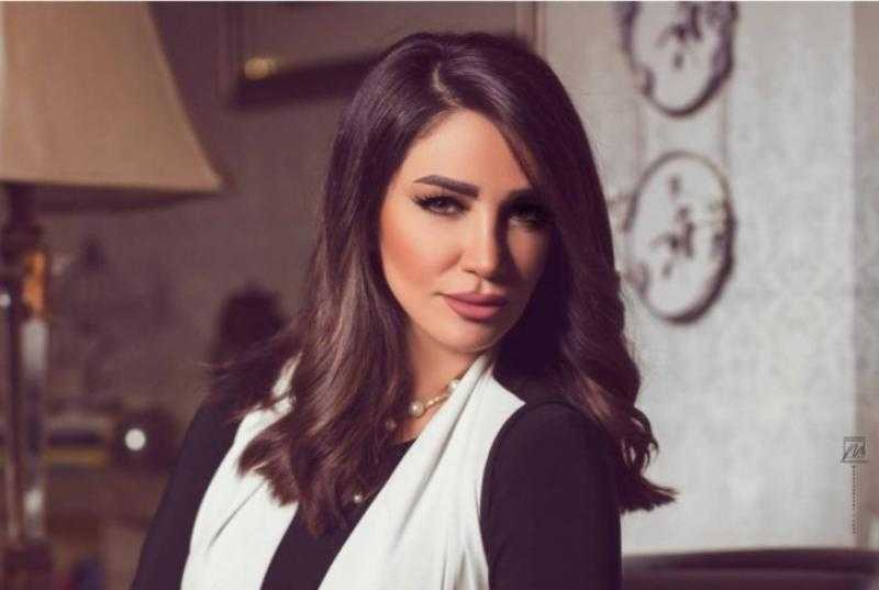 بتعليق غير مباشر «ديانا حداد» ترد على أنباء اعتزالها الفن