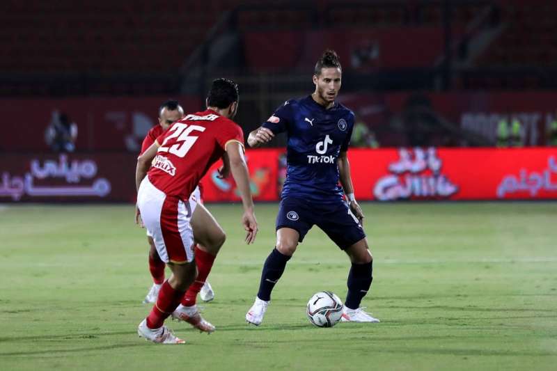بث مباشر.. مباراة الأهلي وبيراميدز