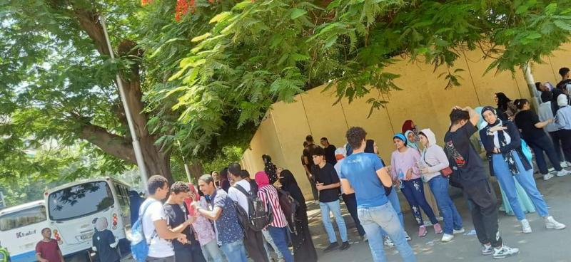 طلاب الثانوية العامة 