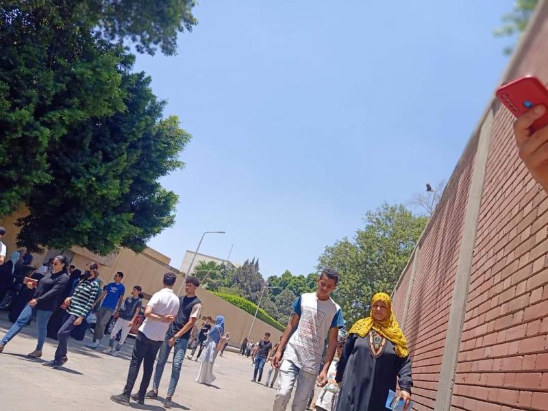 طلاب الثانوية العامة 