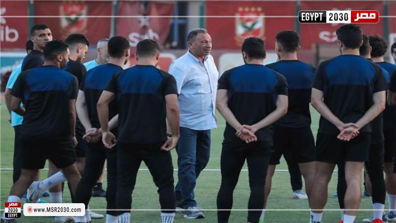 الخطيب ولاعبي الأهلي