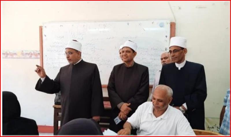 رئيس قطاع المعاهد الأزهرية يتفقد مراكز تصحيح الامتحانات ويوجة رسالة مهمة