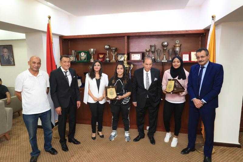 تقديرًا لدور المرأة .. الإسماعيلي يكرم بطلات المحافظة «صور»