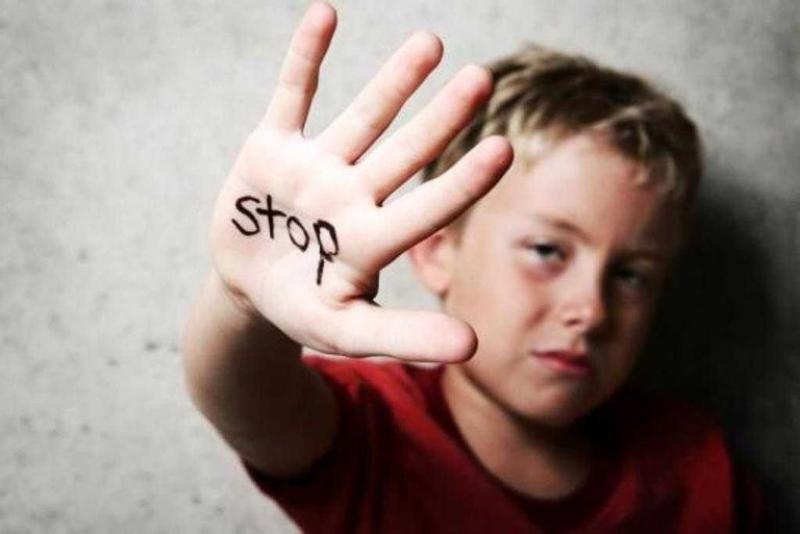 الأعتداء على الأطفال