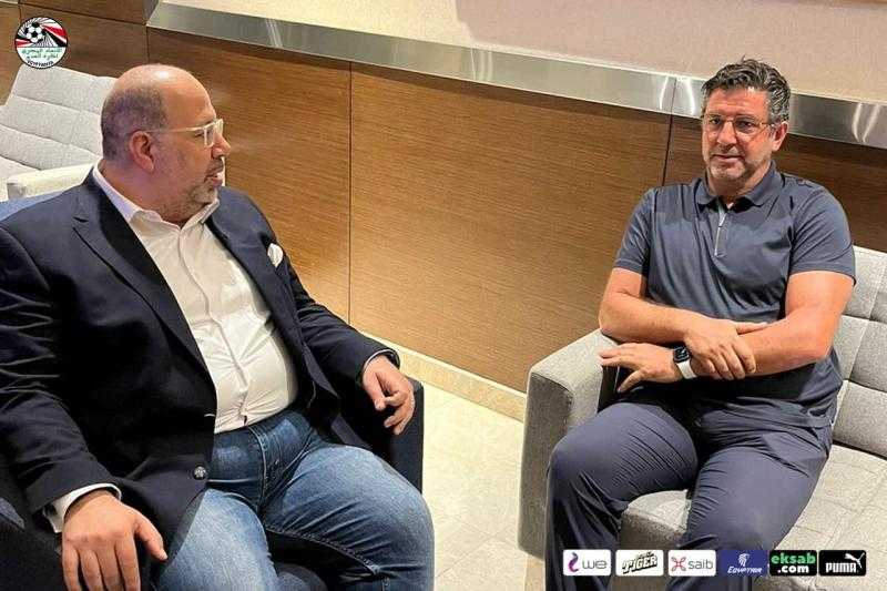 روي فيتوريا يصل مطار القاهرة لبدء مهمته مع منتخب مصر