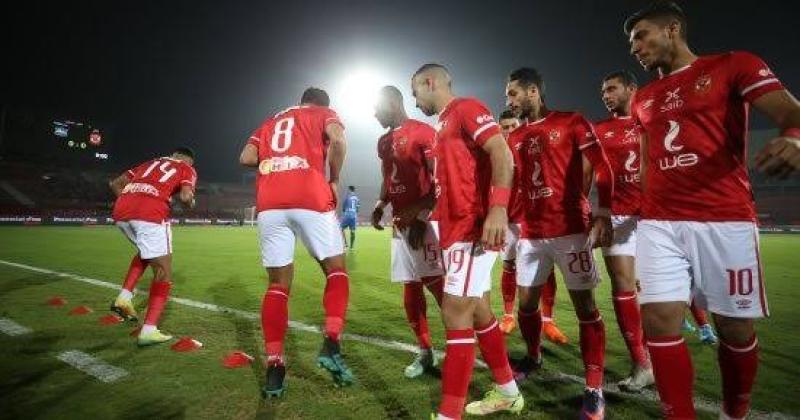 قضي الأمر.. رحيل نجم الأهلي وعودته لفريقه السابق