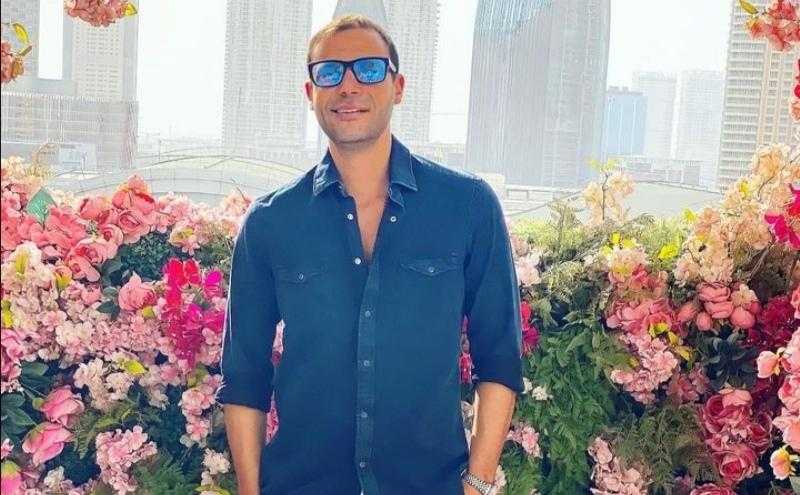 محمد إمام يشوق الجمهور السعودي لـ «عمهم» قبل طرحه في دور العرض