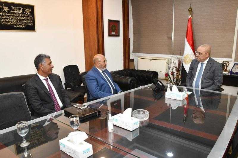 وزير الإسكان يستعرض المسودة النهائية للمواصفات الفنية لمشروعات المياه والصرف