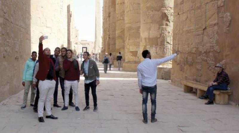 الحكومة توافق على التصوير الشخصي والتذكاري للمصريين والأجانب بالشارع