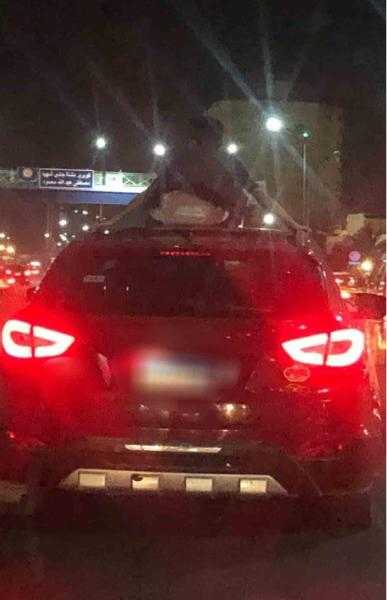 كشف ملابسات منشور على ”واتس آب” لطفل يجلس أعلى سقف سيارة أثناء سيرها بالإسكندرية