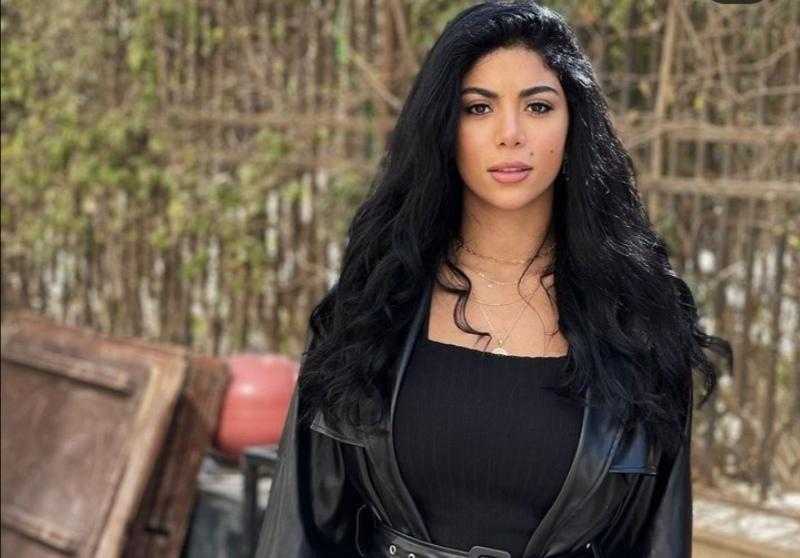 بإطلالة ساحرة.. كارولين عزمي تخطف الأنظار في أحدث جلسة تصوير