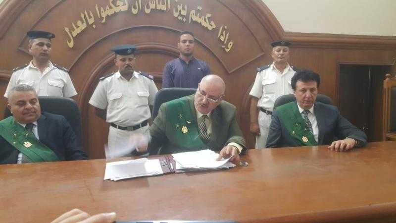 اليوم.. الحكم على عامل لاتهامه بهتك عرض فتاة داخل «مينى باص» في القاهرة الجديدة