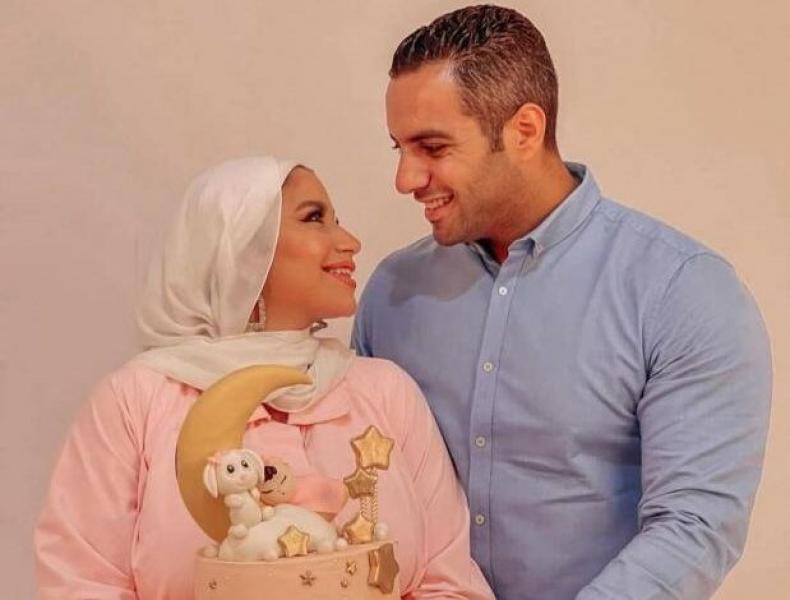 البلوجر مريم سيف مع زوجها