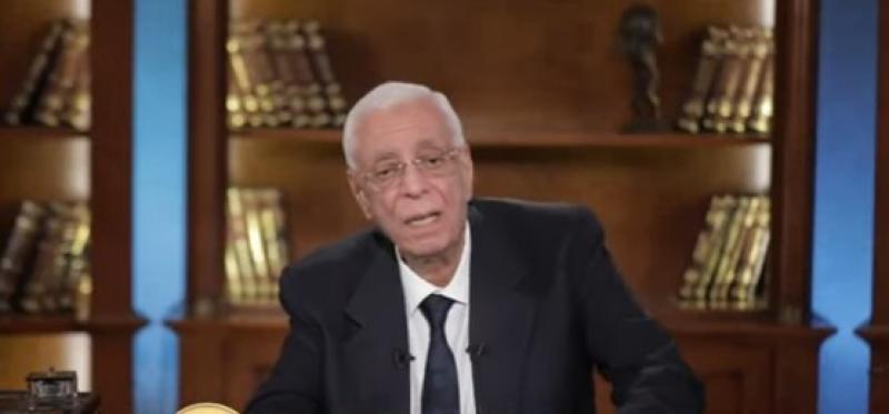 حسام موافي موجهًا رسالة لطالب بكلية الطب: «مفيش حد دخلها إلا وندم».. فيديو