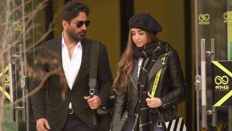 تامر حسني يشكر هنا الزاهد على حضورها حفل العلمين