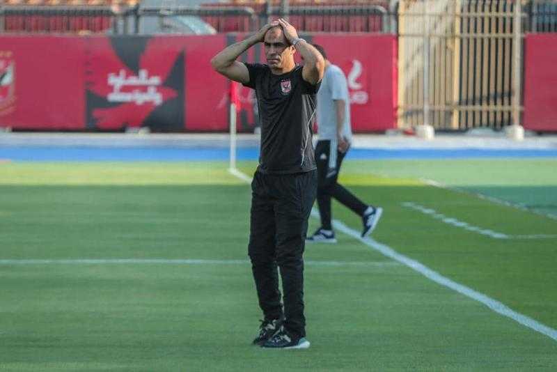 شاهد.. ماذا فعلت جماهير الأهلي مع سيد عبد الحفيظ ومحمود الخطيب؟