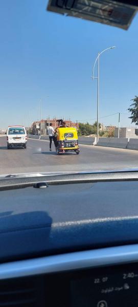 أفعال متهورة للتوك توك على كباري الإسكندرية 