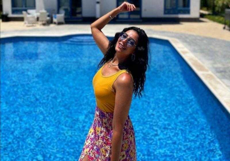 بإطلالة صيفية.. ولاء الشريف تخطف أنظار جمهورها في أحدث ظهور لها